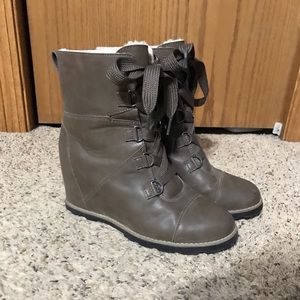 Women’s Wedge Lace Up Boots